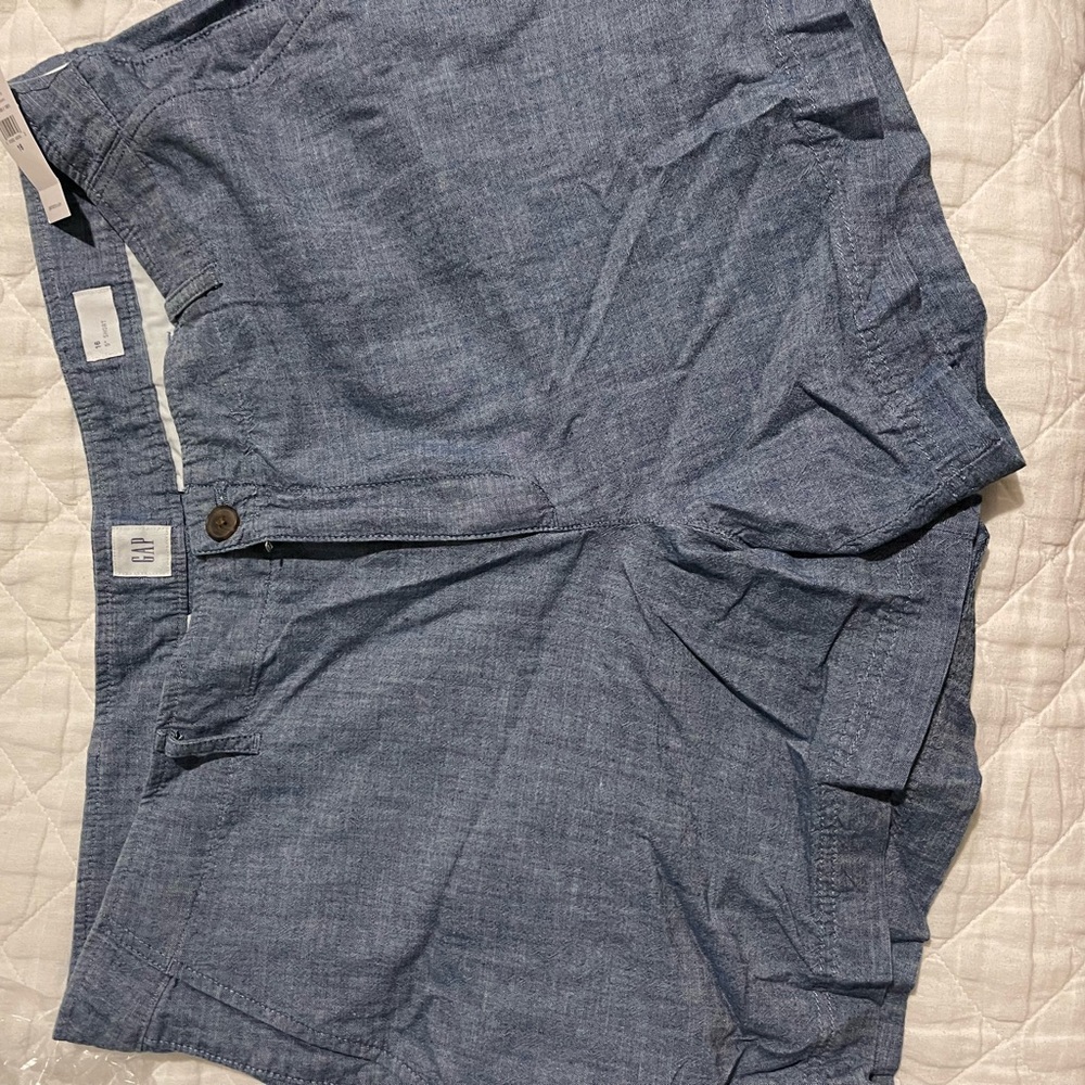 NWT Women’s GAP Factory Chambray Blue Casual Shorts, 5 in, size 16